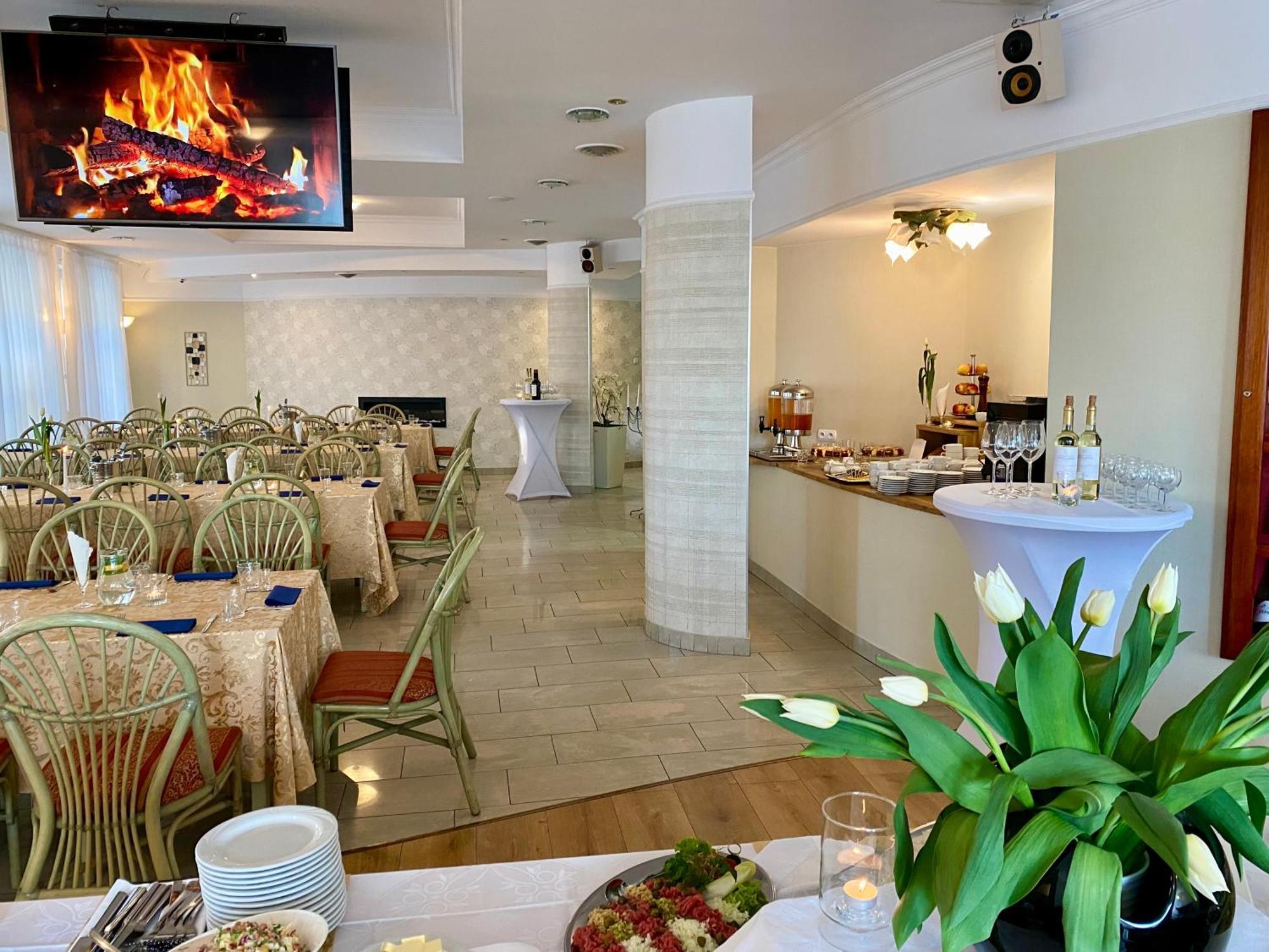 Hotel Calisia กาลิช ภายนอก รูปภาพ
